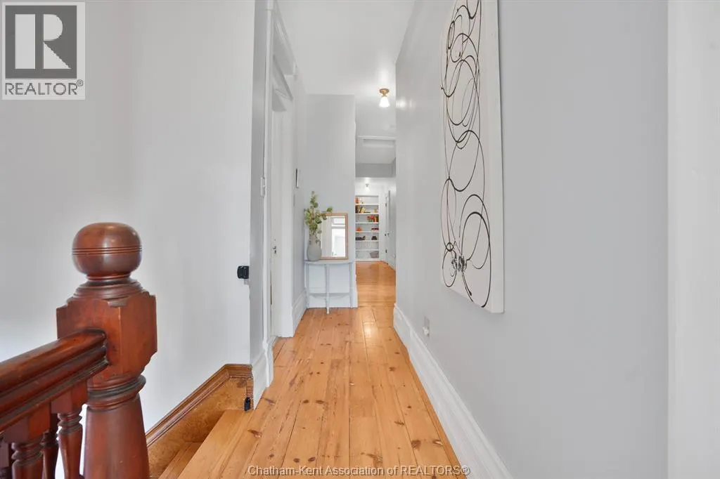 136 KING STREET South