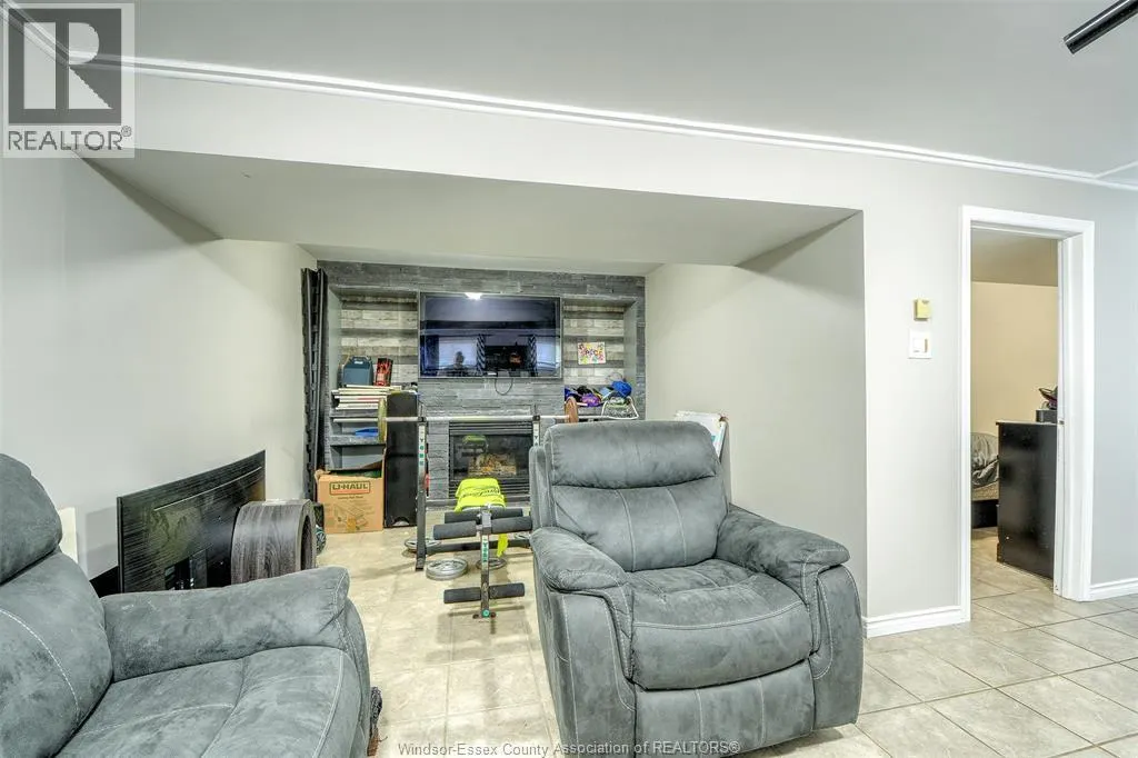 9569 Malden ROAD
