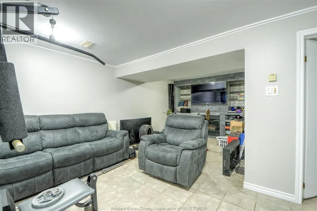 9569 Malden ROAD