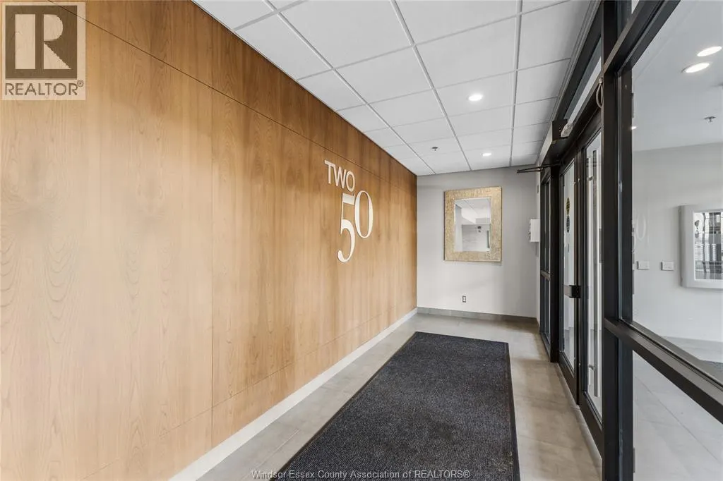 250 Manning ROAD Unit# 204