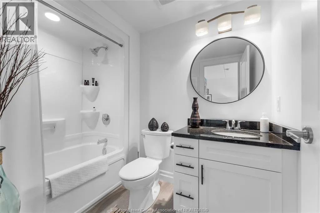 250 Manning ROAD Unit# 204