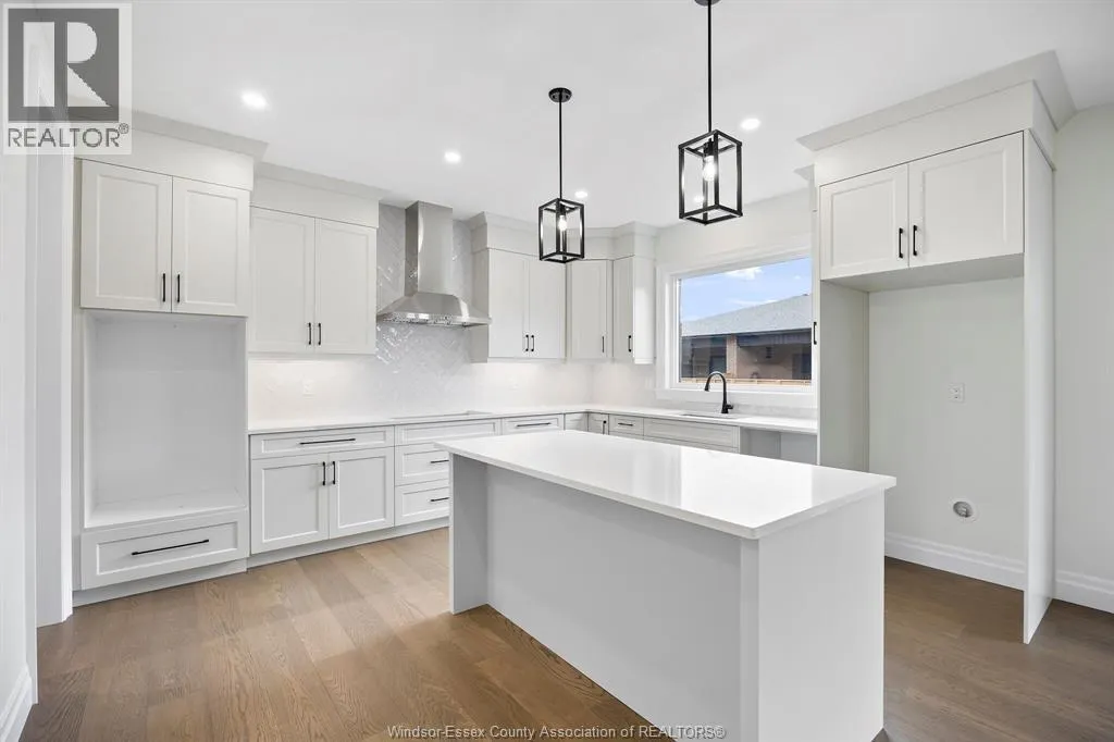 545 ORCHARDS CRESCENT