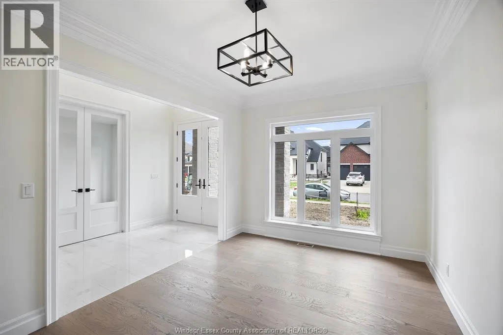 545 ORCHARDS CRESCENT