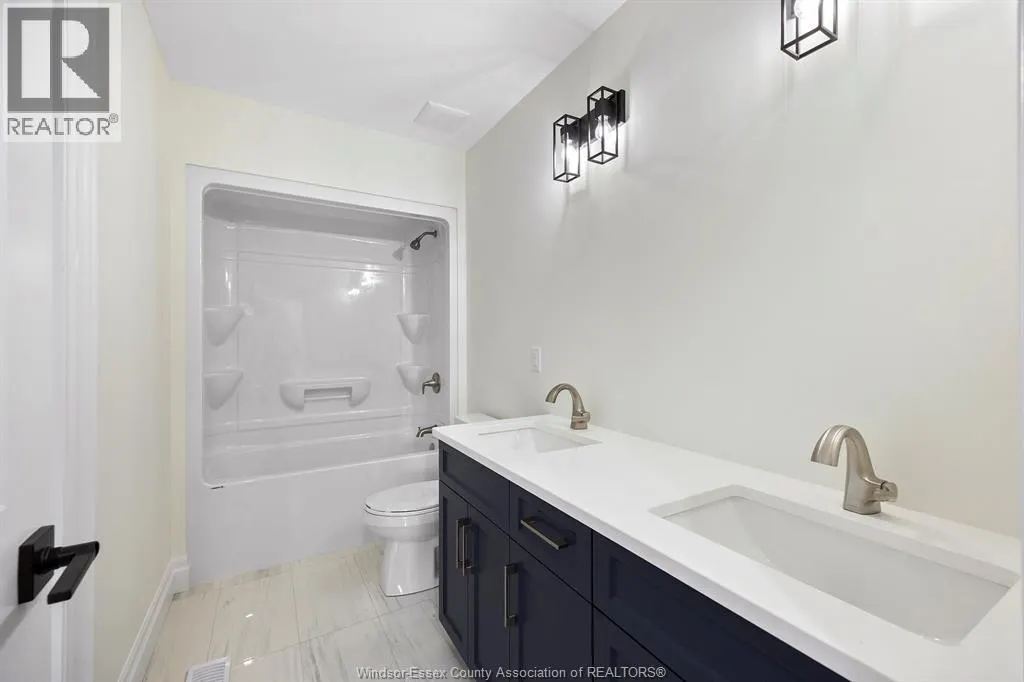 545 ORCHARDS CRESCENT
