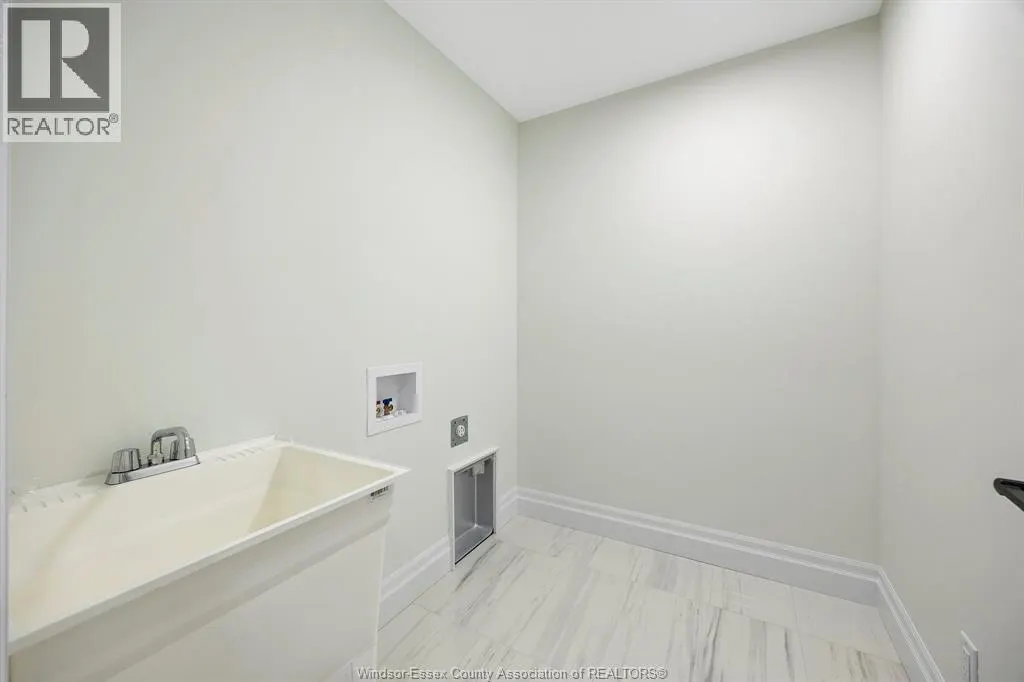 545 ORCHARDS CRESCENT