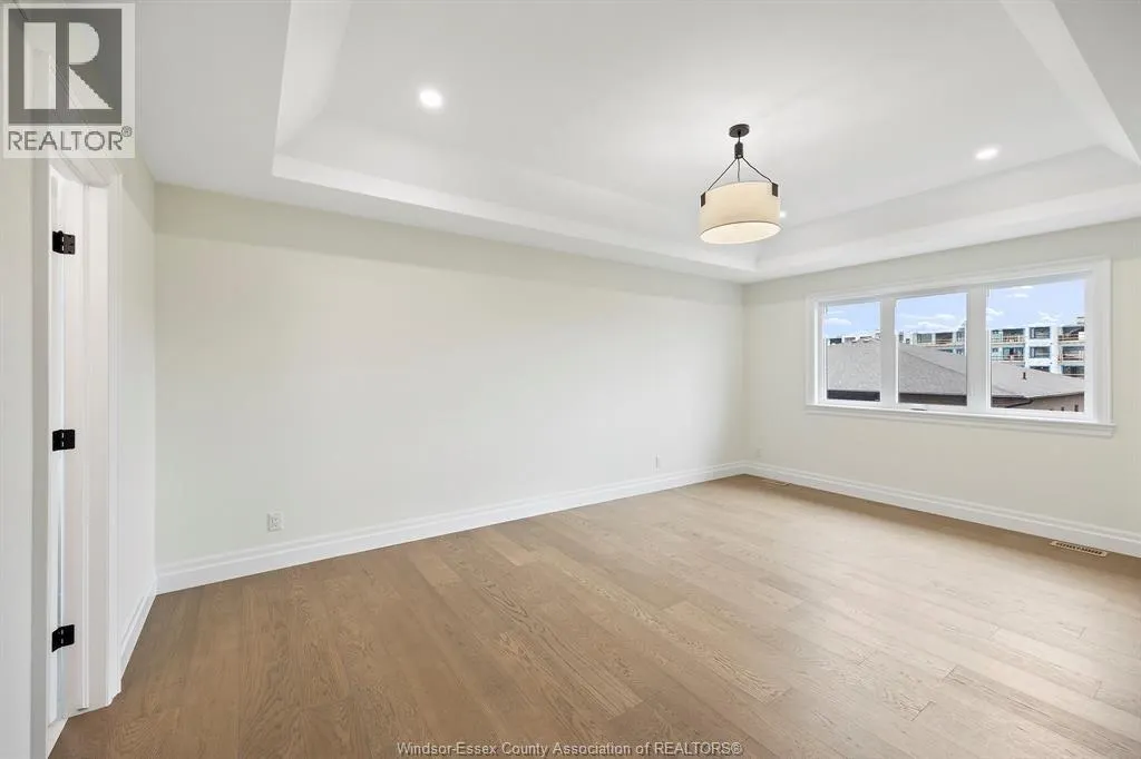 545 ORCHARDS CRESCENT