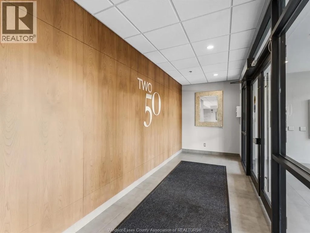 250 Manning ROAD Unit# 204
