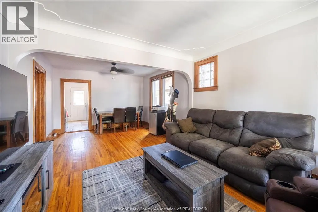 1434 GLADSTONE