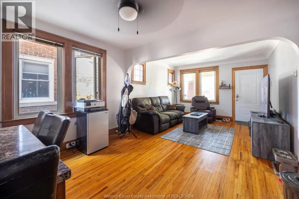 1434 GLADSTONE