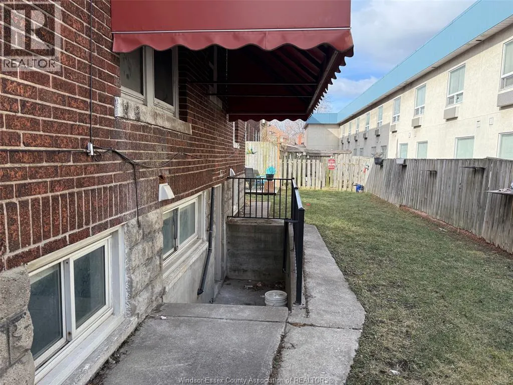 1285 DUFFERIN PLACE