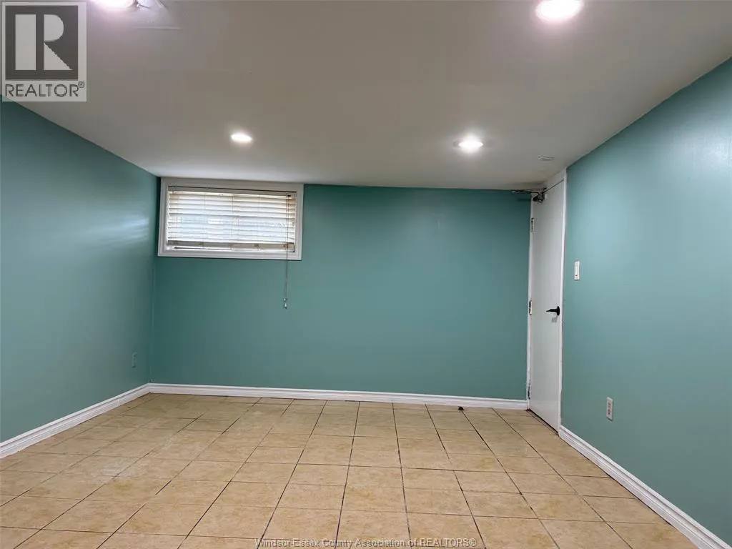 1285 DUFFERIN PLACE