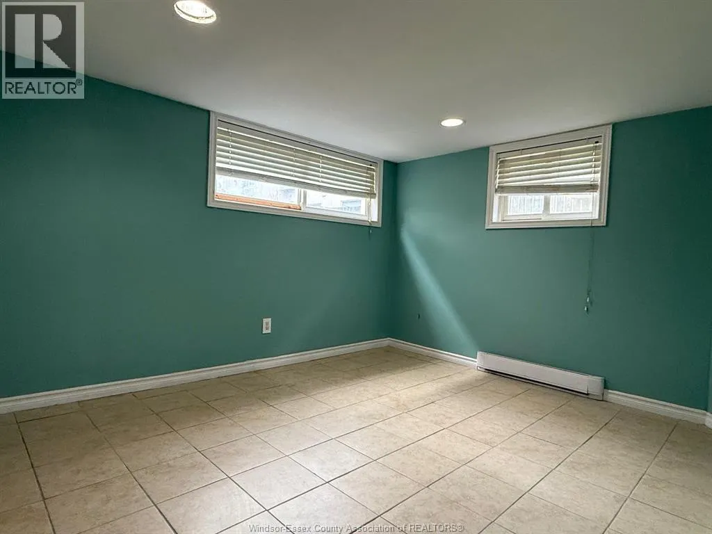 1285 DUFFERIN PLACE