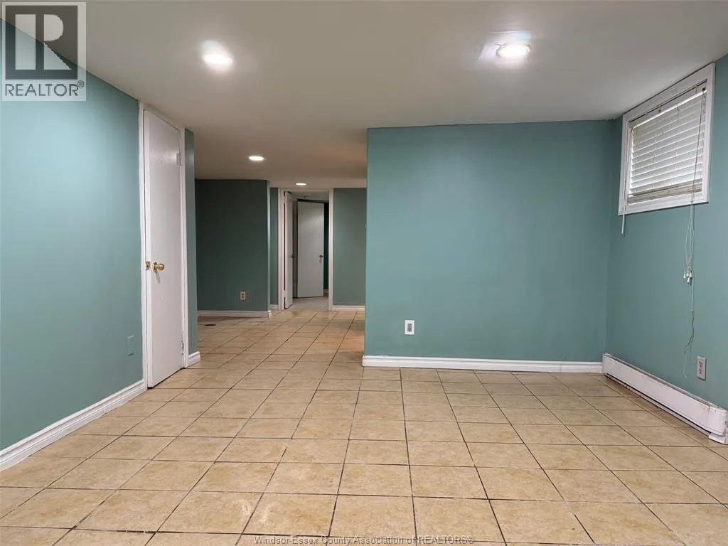 1285 DUFFERIN PLACE