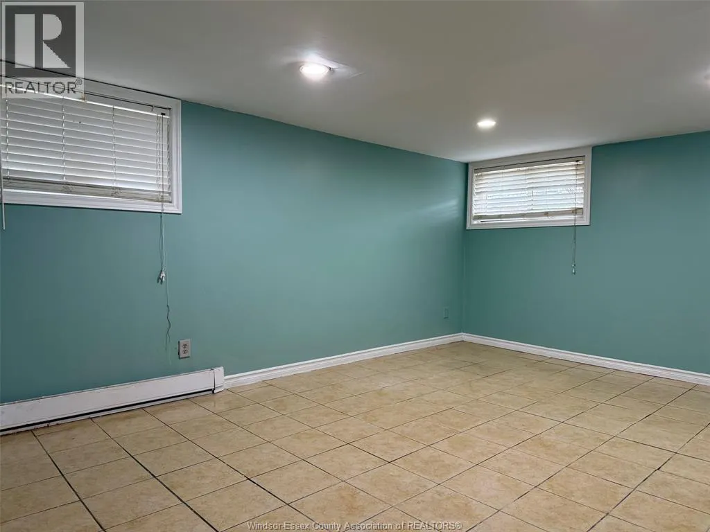 1285 DUFFERIN PLACE