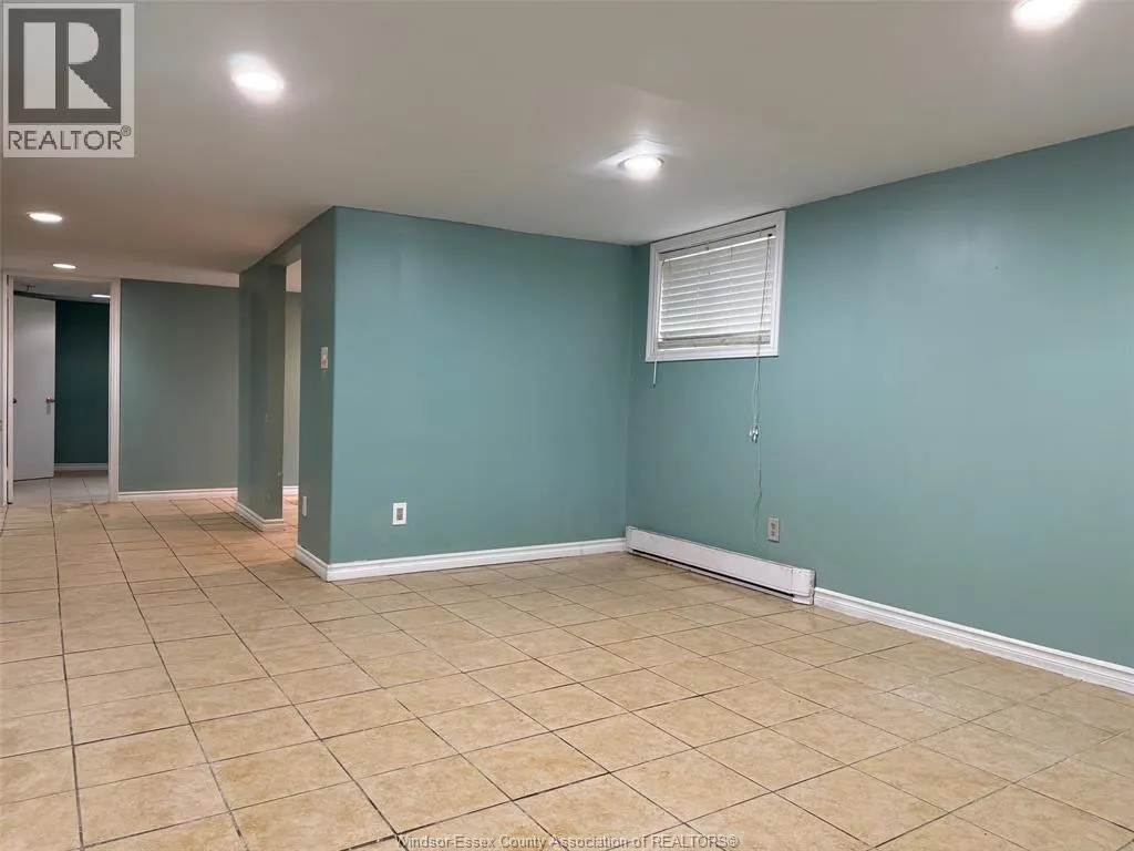 1285 DUFFERIN PLACE