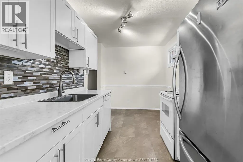 1366 BAYSWATER CRESCENT