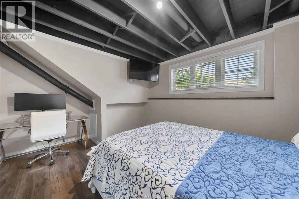 2204 MCKAY AVENUE