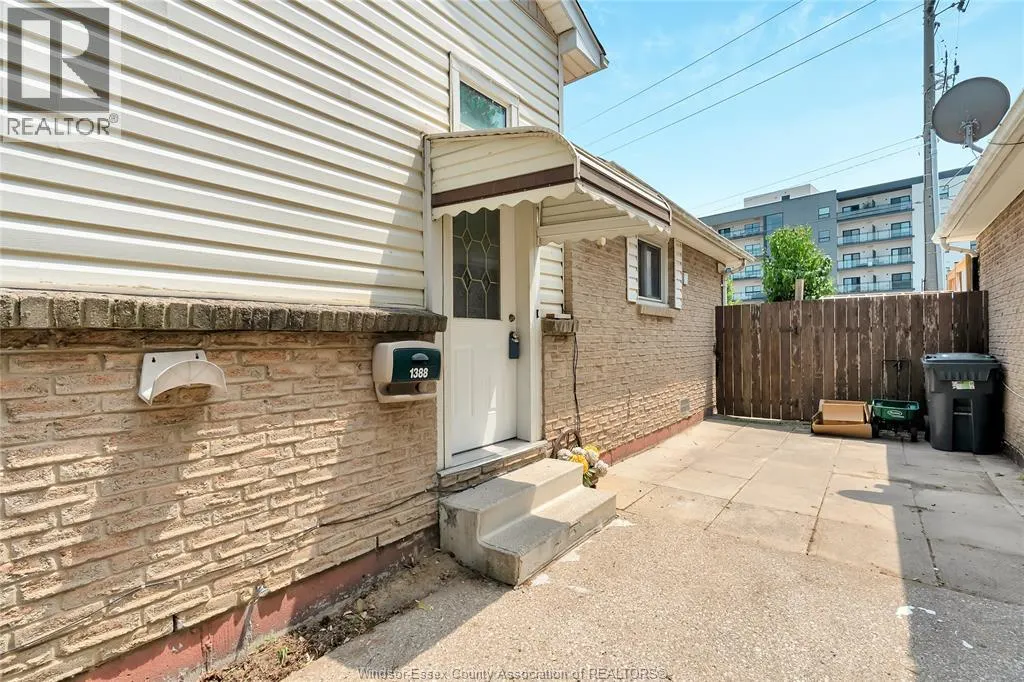 1388 COTTAGE PLACE