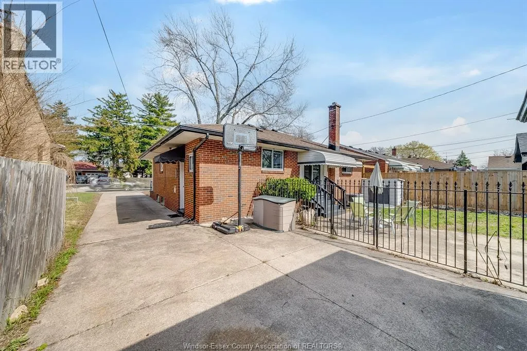 465 RIVERDALE AVENUE