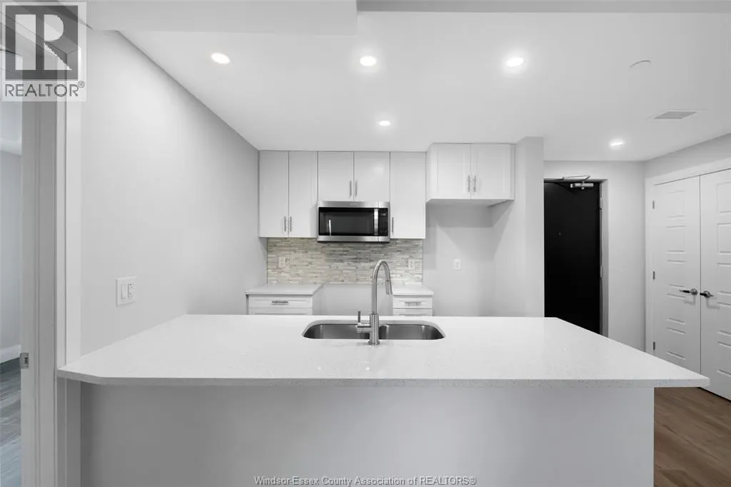 840 WYANDOTTE East Unit# 205