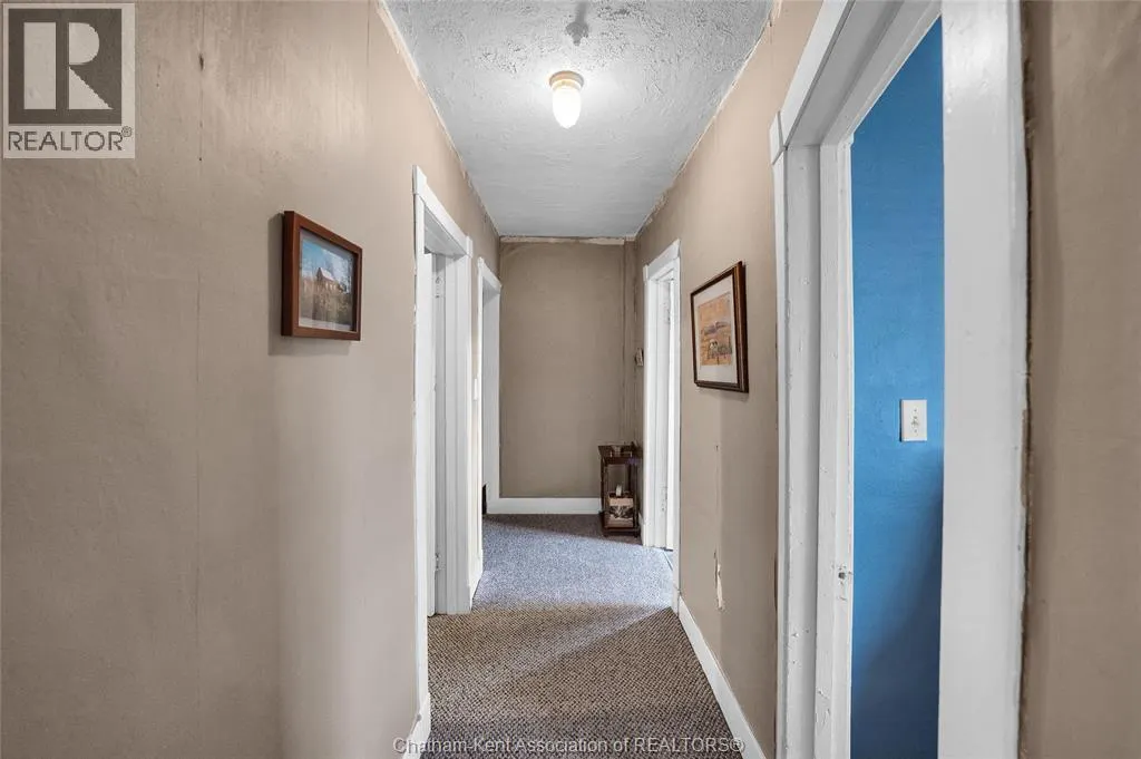 154 Grand AVENUE East