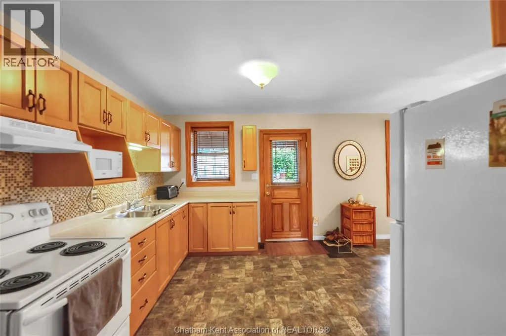 154 Grand AVENUE East
