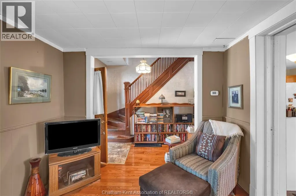 154 Grand AVENUE East