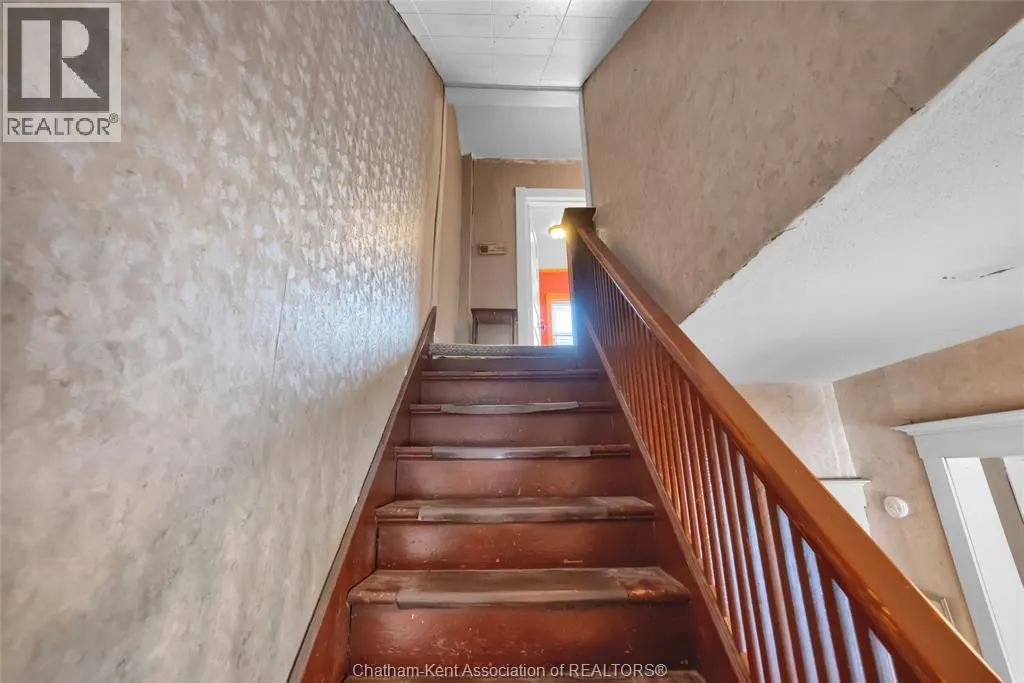 154 Grand AVENUE East