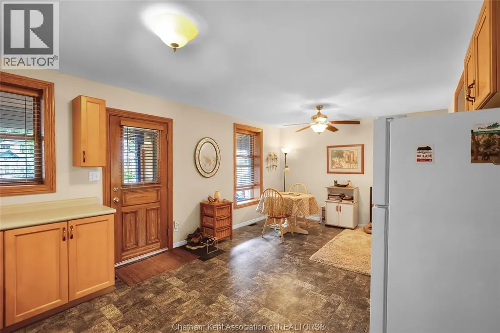 154 Grand AVENUE East