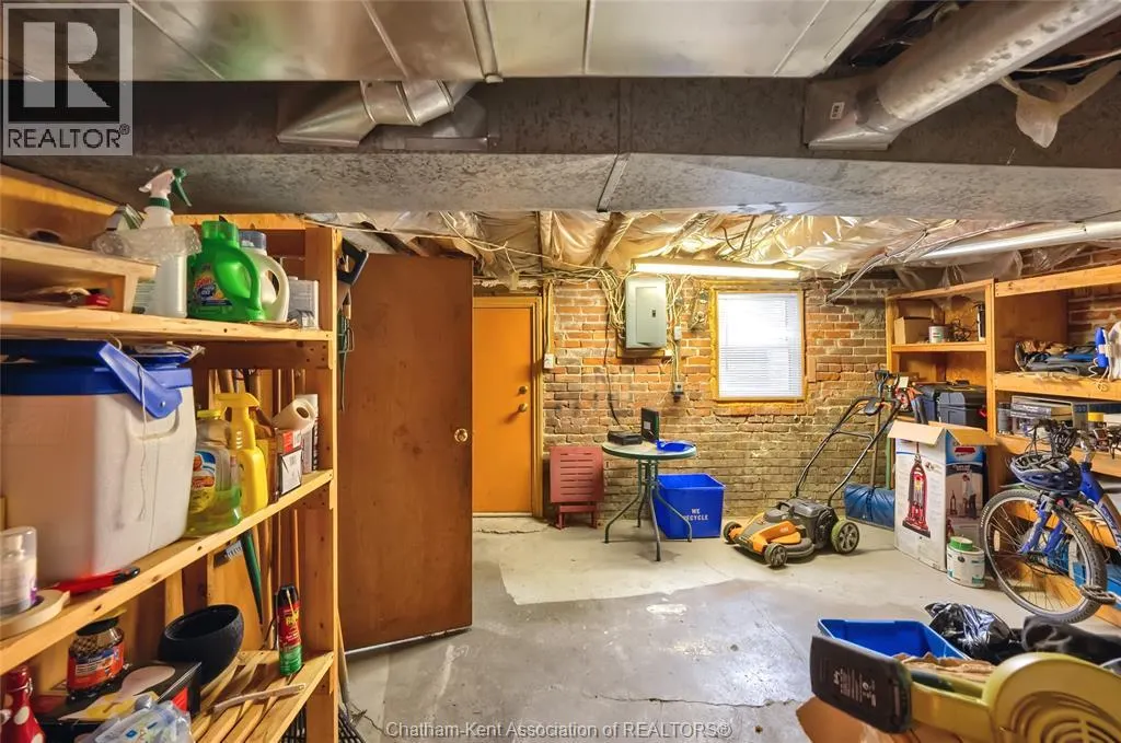 154 Grand AVENUE East