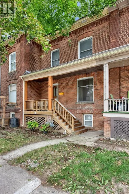 154 Grand AVENUE East