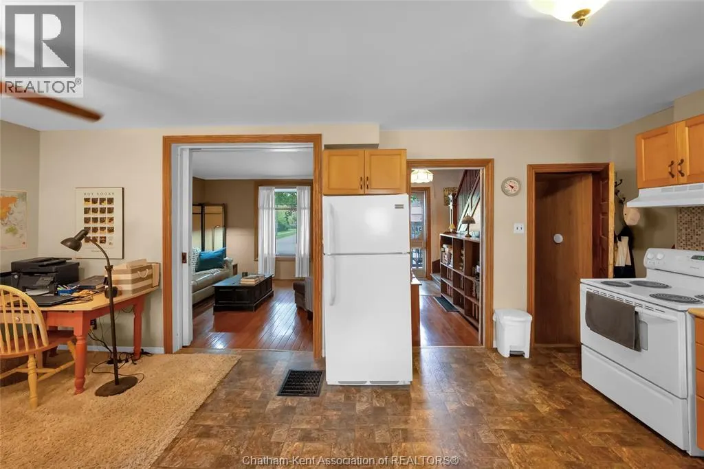 154 Grand AVENUE East