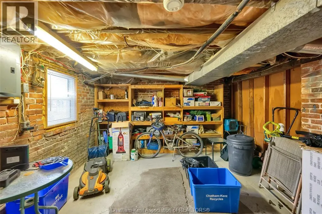 154 Grand AVENUE East