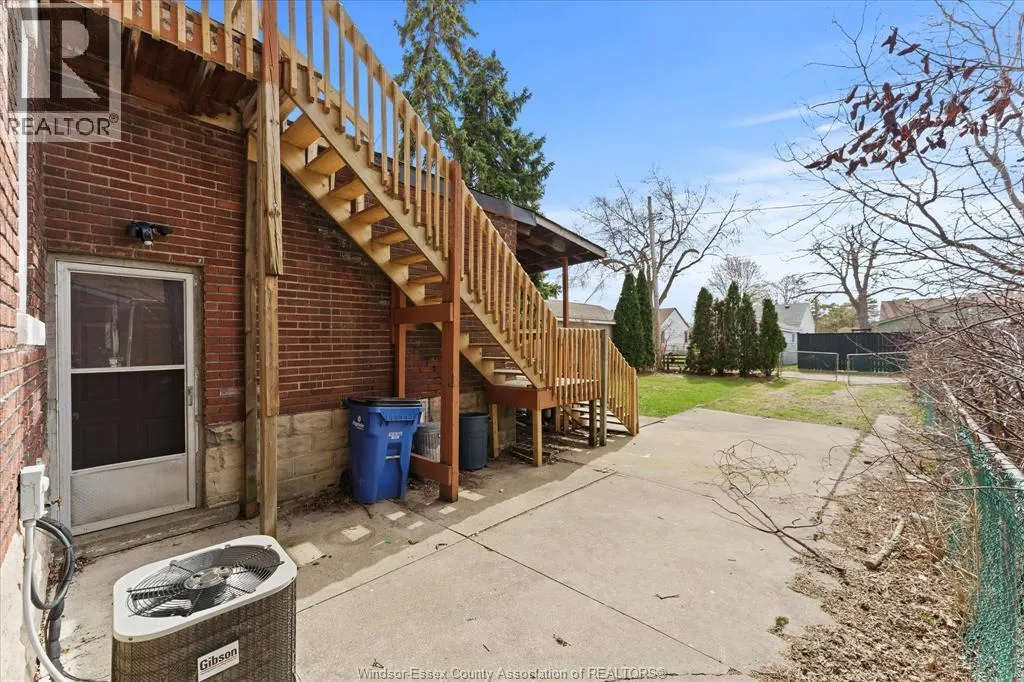 1427 BRUCE AVENUE