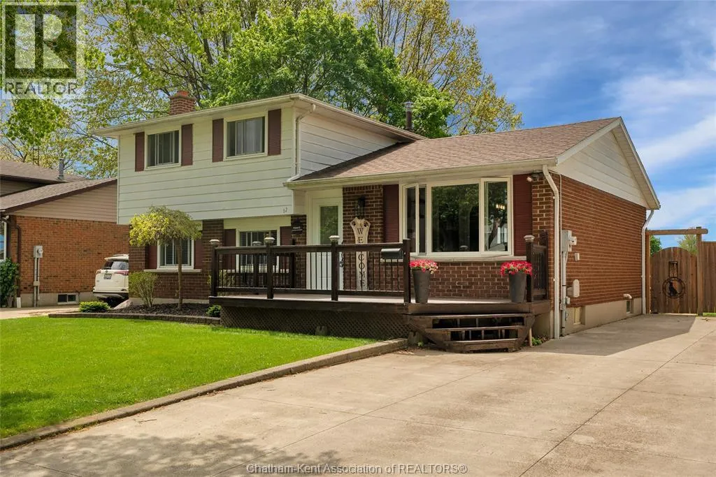 12 DONALDA DRIVE