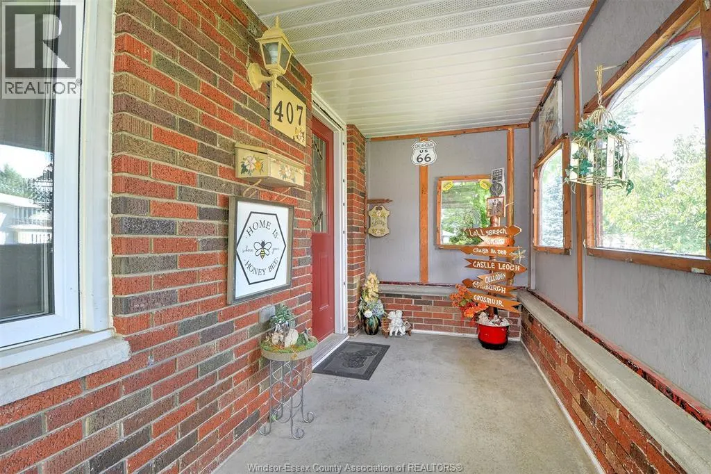 407 Richmond St.