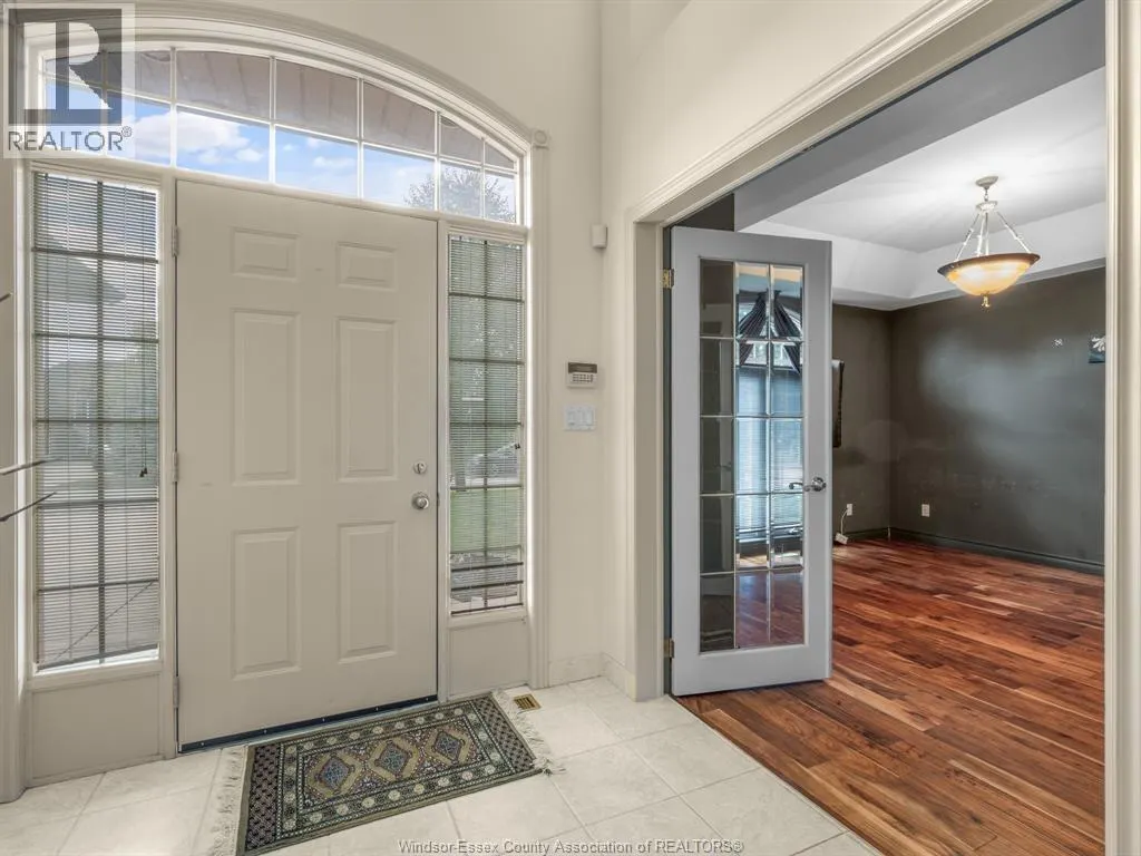 922 LAKE SHORE DRIVE