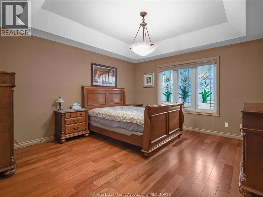 922 LAKE SHORE DRIVE