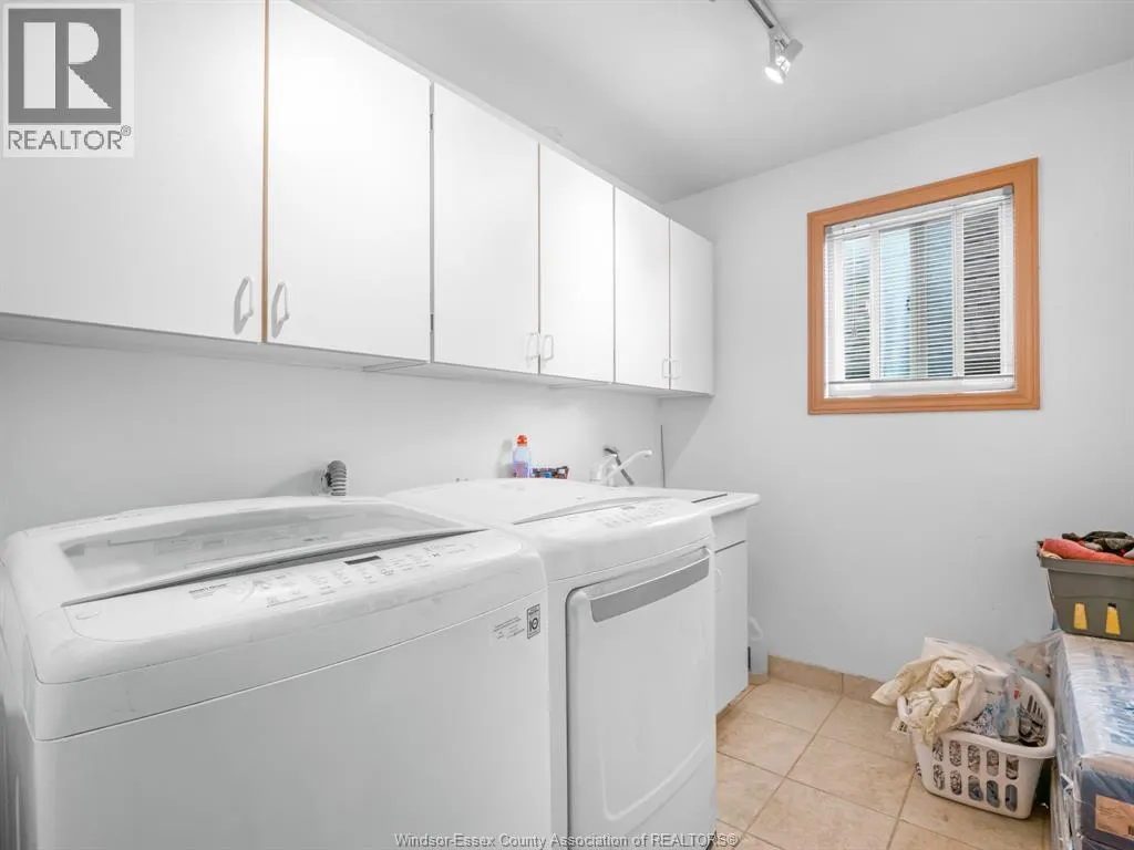 922 LAKE SHORE DRIVE
