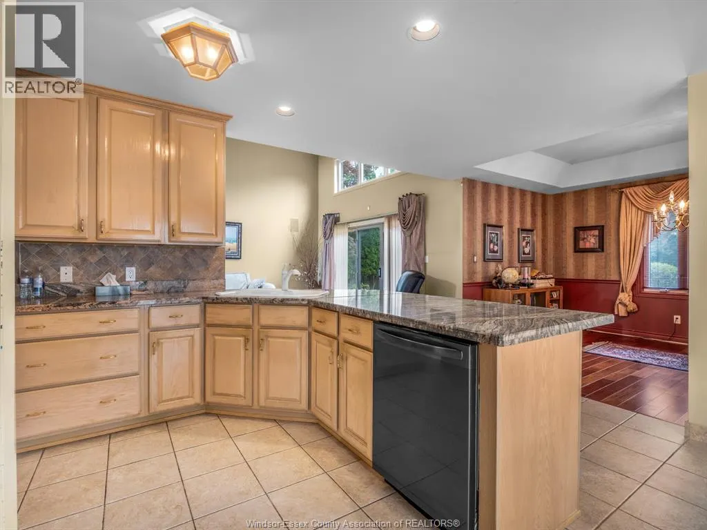 922 LAKE SHORE DRIVE