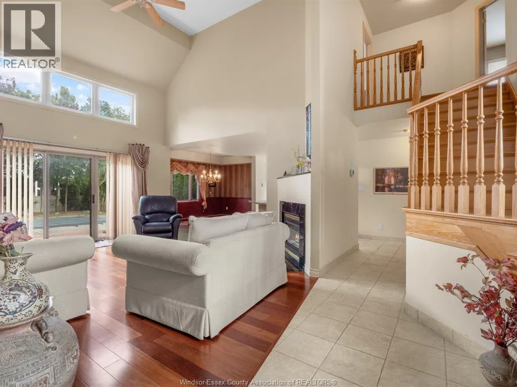 922 LAKE SHORE DRIVE