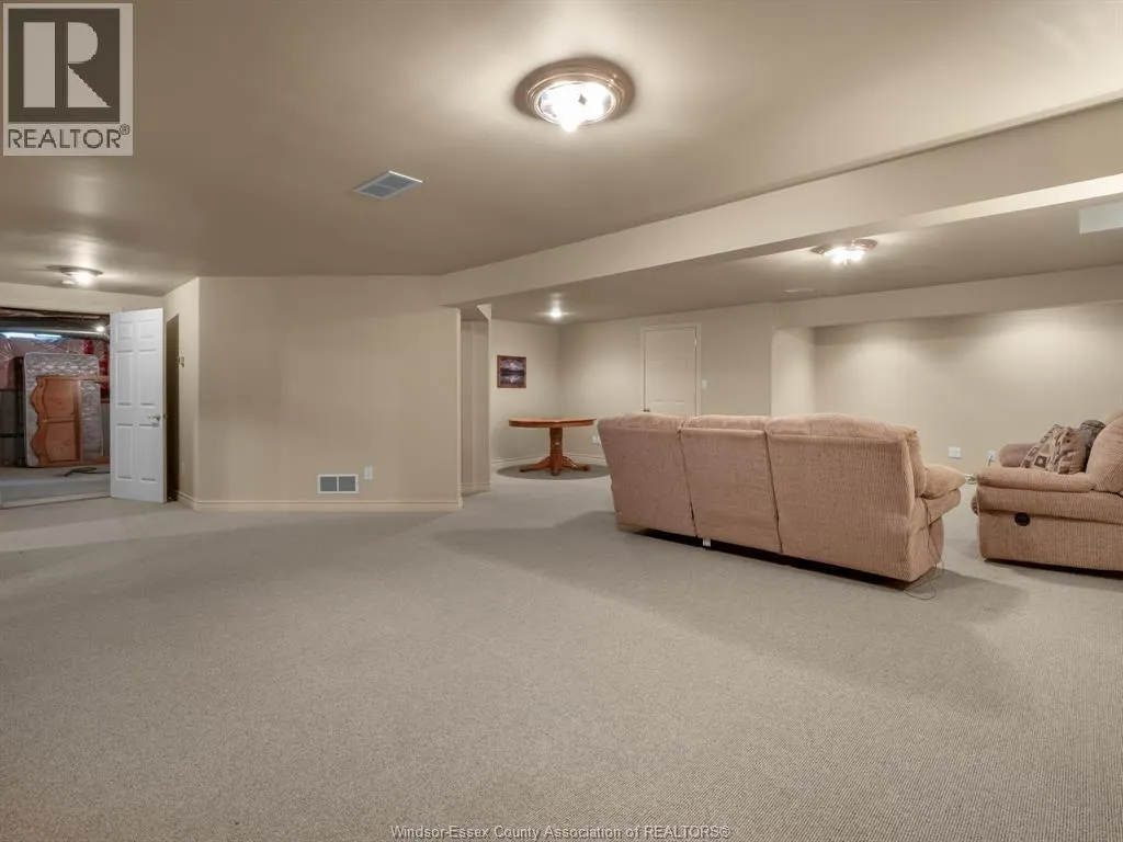 922 LAKE SHORE DRIVE