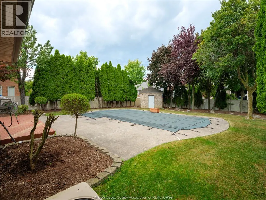 922 LAKE SHORE DRIVE