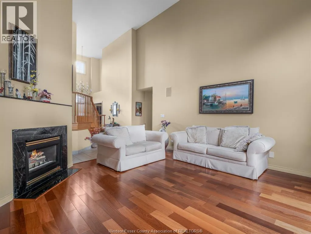 922 LAKE SHORE DRIVE