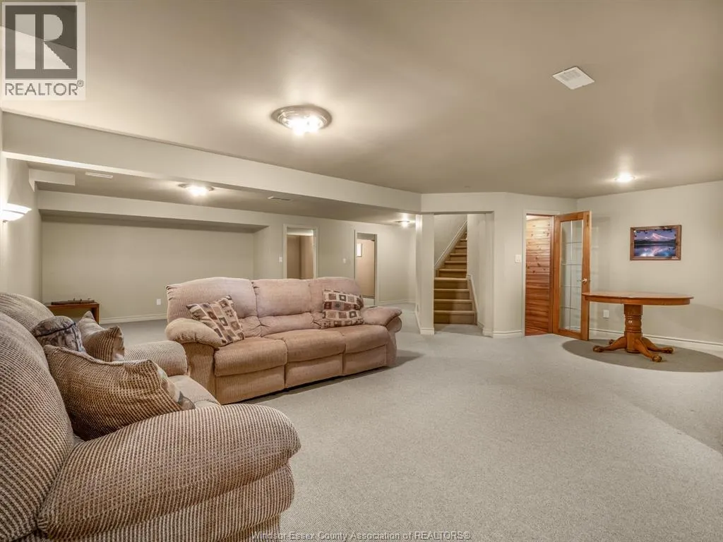 922 LAKE SHORE DRIVE