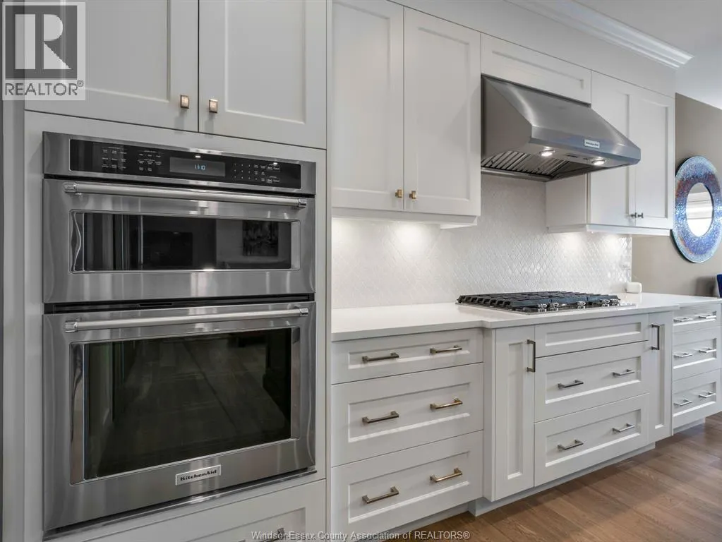 5025 WHISPERING PINES CRESCENT