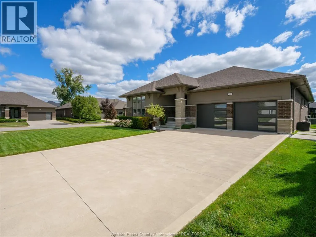 5025 WHISPERING PINES CRESCENT