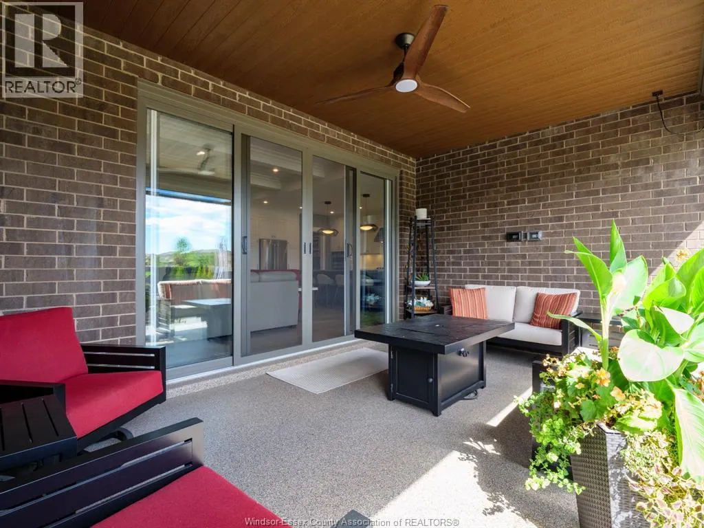 5025 WHISPERING PINES CRESCENT