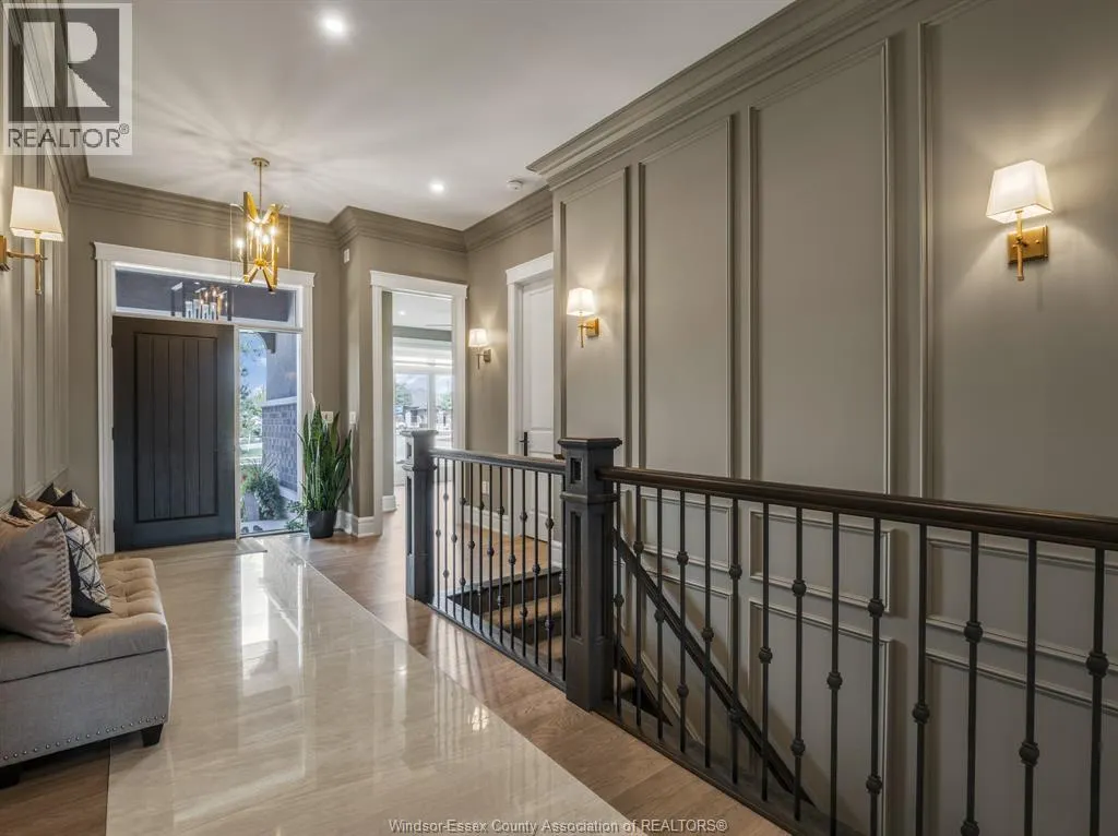 5025 WHISPERING PINES CRESCENT