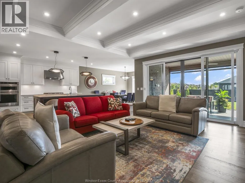 5025 WHISPERING PINES CRESCENT